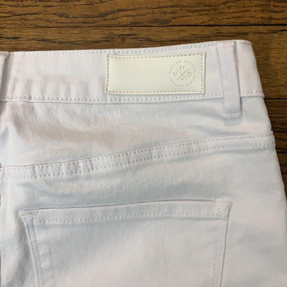 Vero Moda White Denim Shorts - Picture 3 of 4